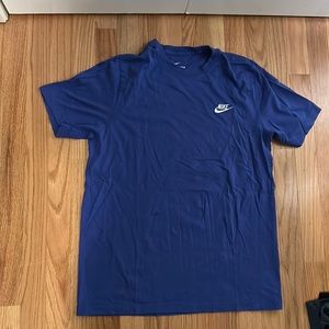 Nike Sportswear shirt
